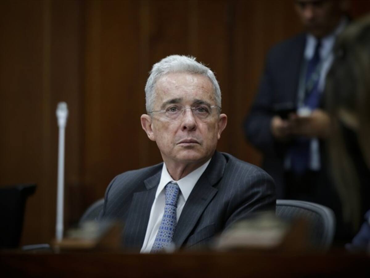 Creo que fue un error haber firmado un acuerdo con la minga en esas condiciones: Uribe