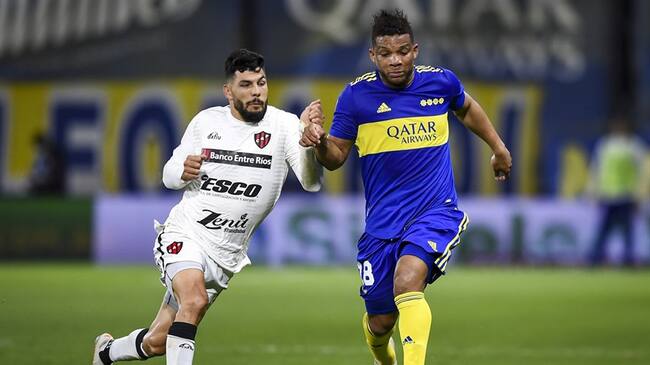 Gabriel Gudino y Frank Fabra en partido entre Boca Juniors y Patronato. Foto: Marcelo Endelli/Getty Images