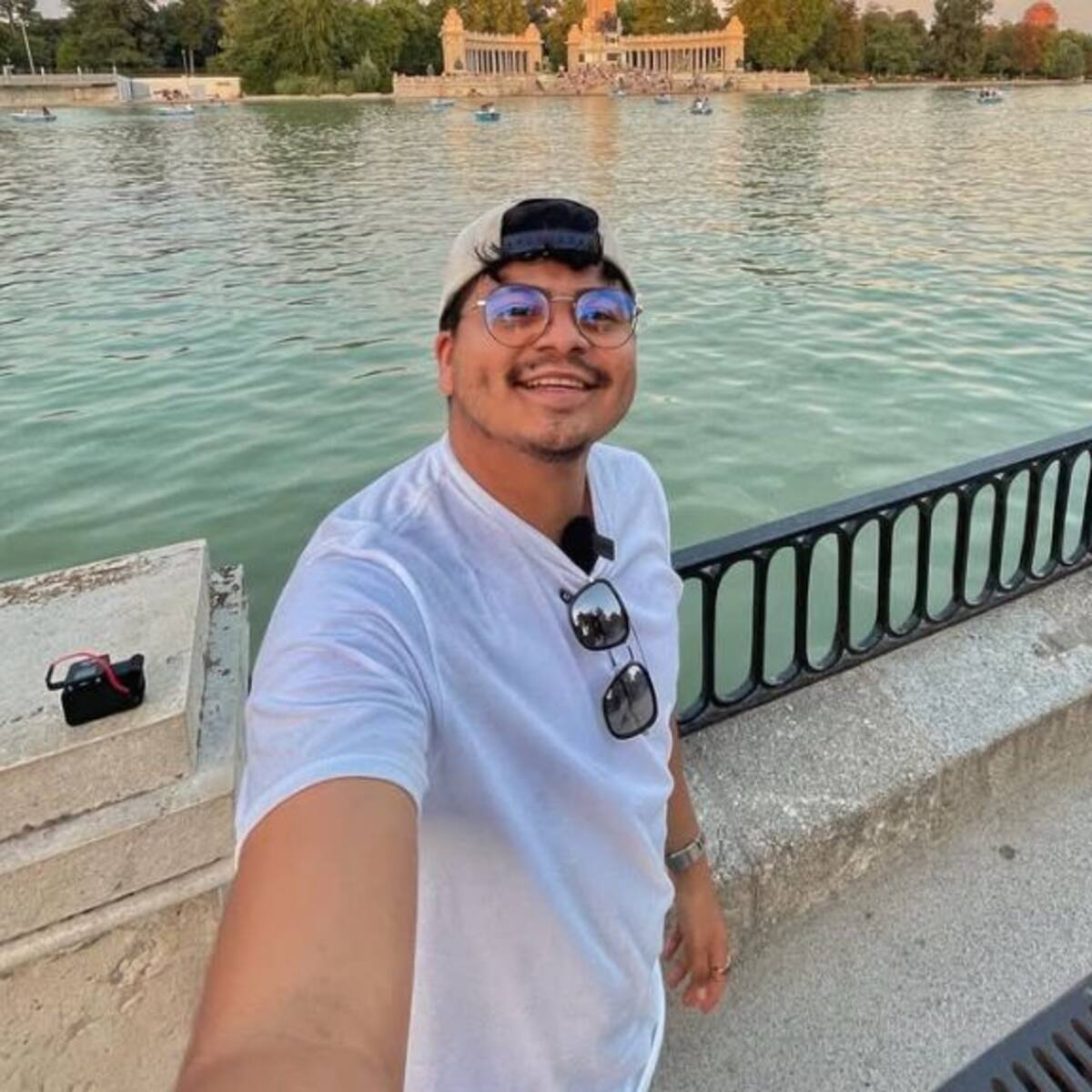 Salir desterrado de Nicaragua es como si a uno “le revolvieran la vida”: youtuber ‘Chico Reyes’