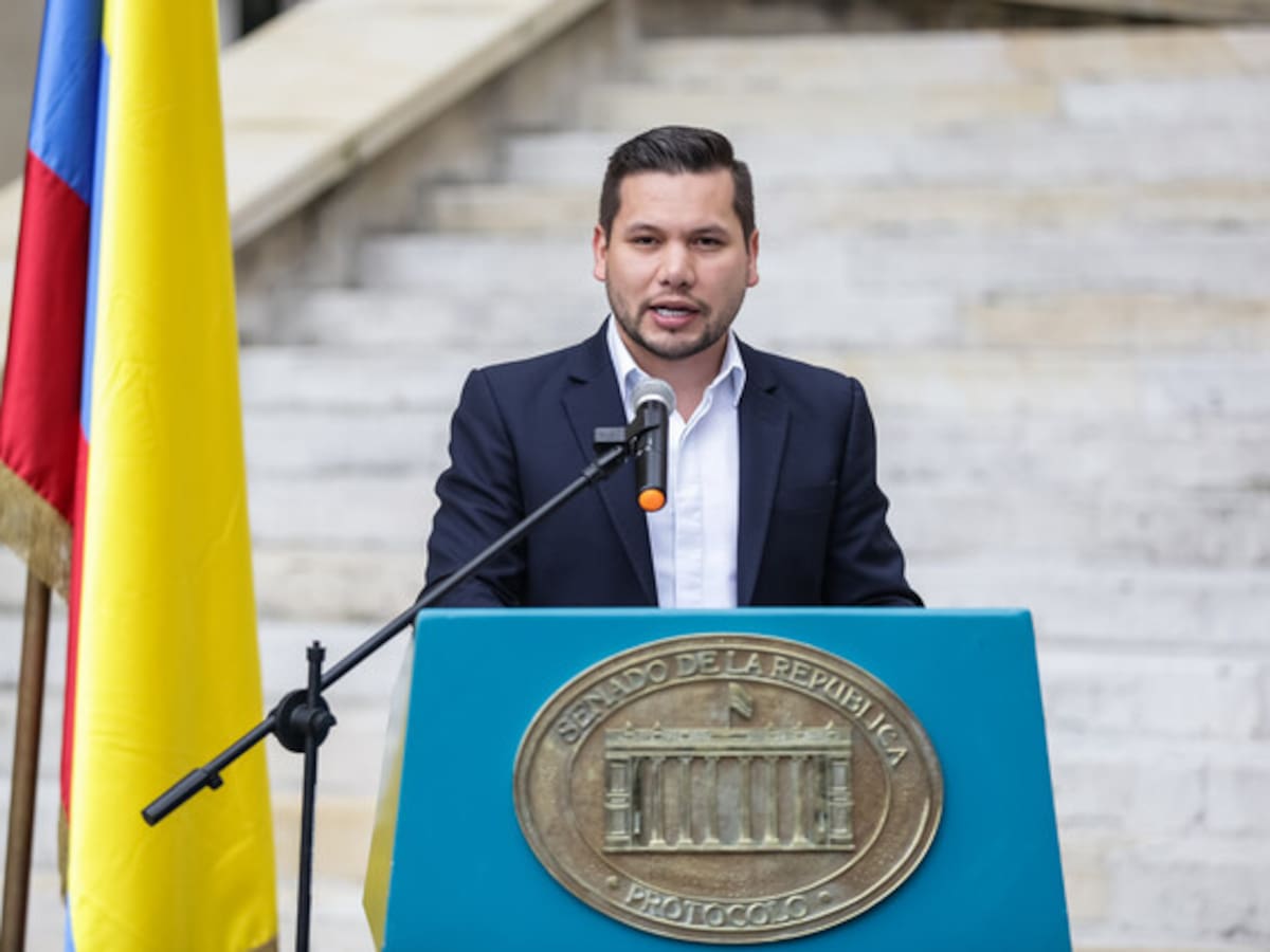 Hay que ser muy mezquino para actuar así: Andrés Calle a Iván Name