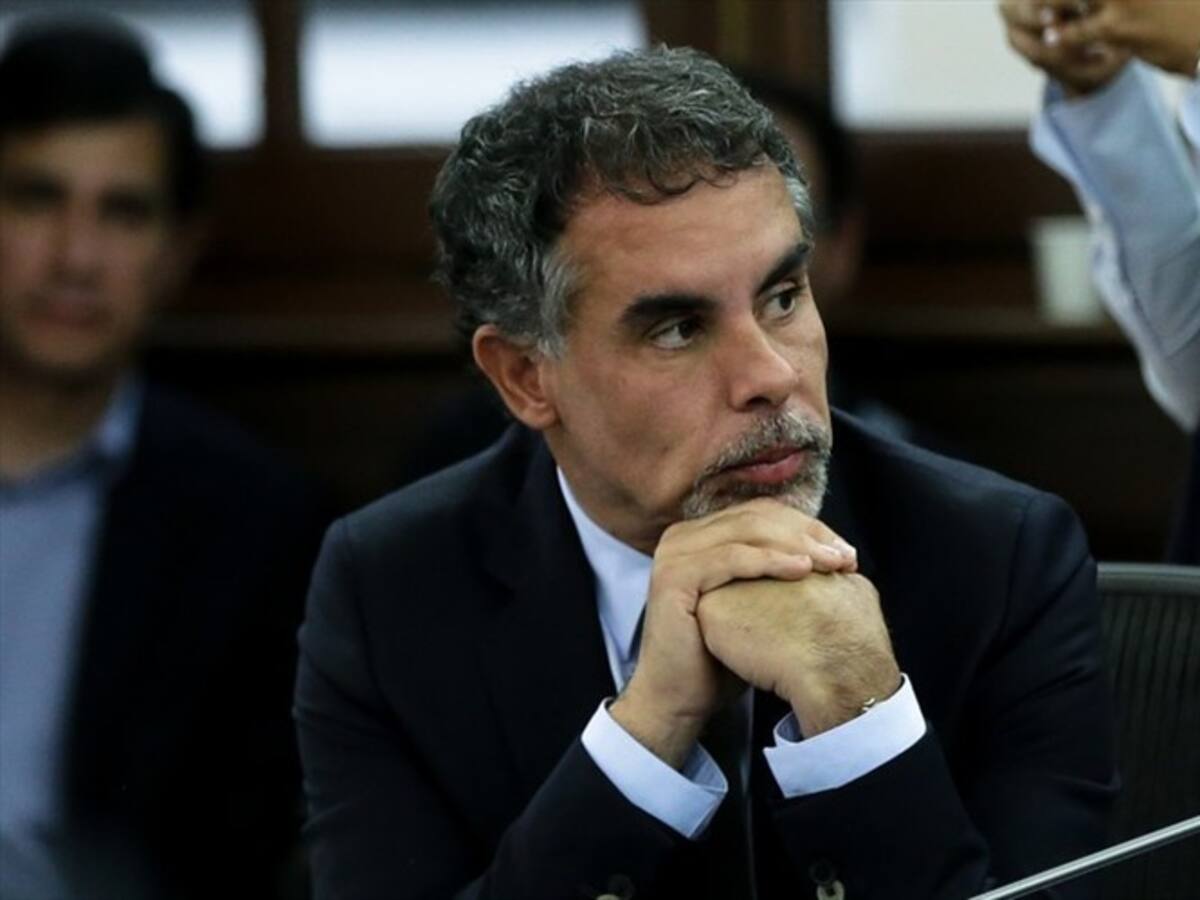 Benedetti expone supuestas irregularidades en extinción de dominio en su contra