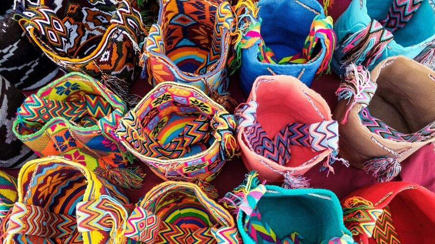 Expertos analizaron en Sigue La W qué tan viable es crear políticas que apoyen la compra nacional.. Foto: Getty Images