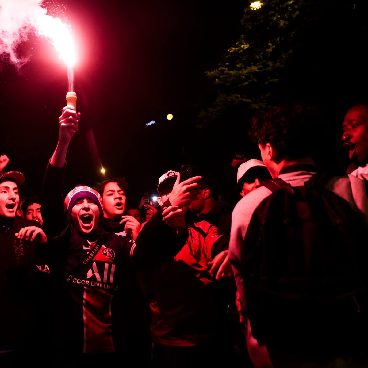 Celebraciones de hinchas del PSG dejan más de cuarenta detenidos y tres heridos