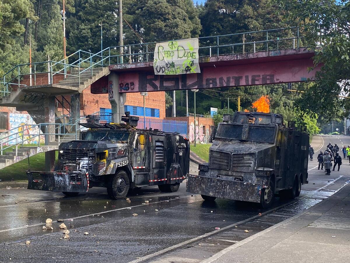 Enfrentamientos entre encapuchados y Esmad en alrededores a U. Distrital en Bogotá