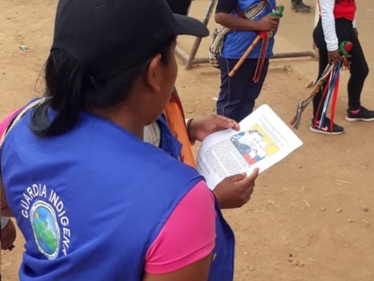 Entregan panfletos de disidencias de Farc a niños en Morales, Cauca