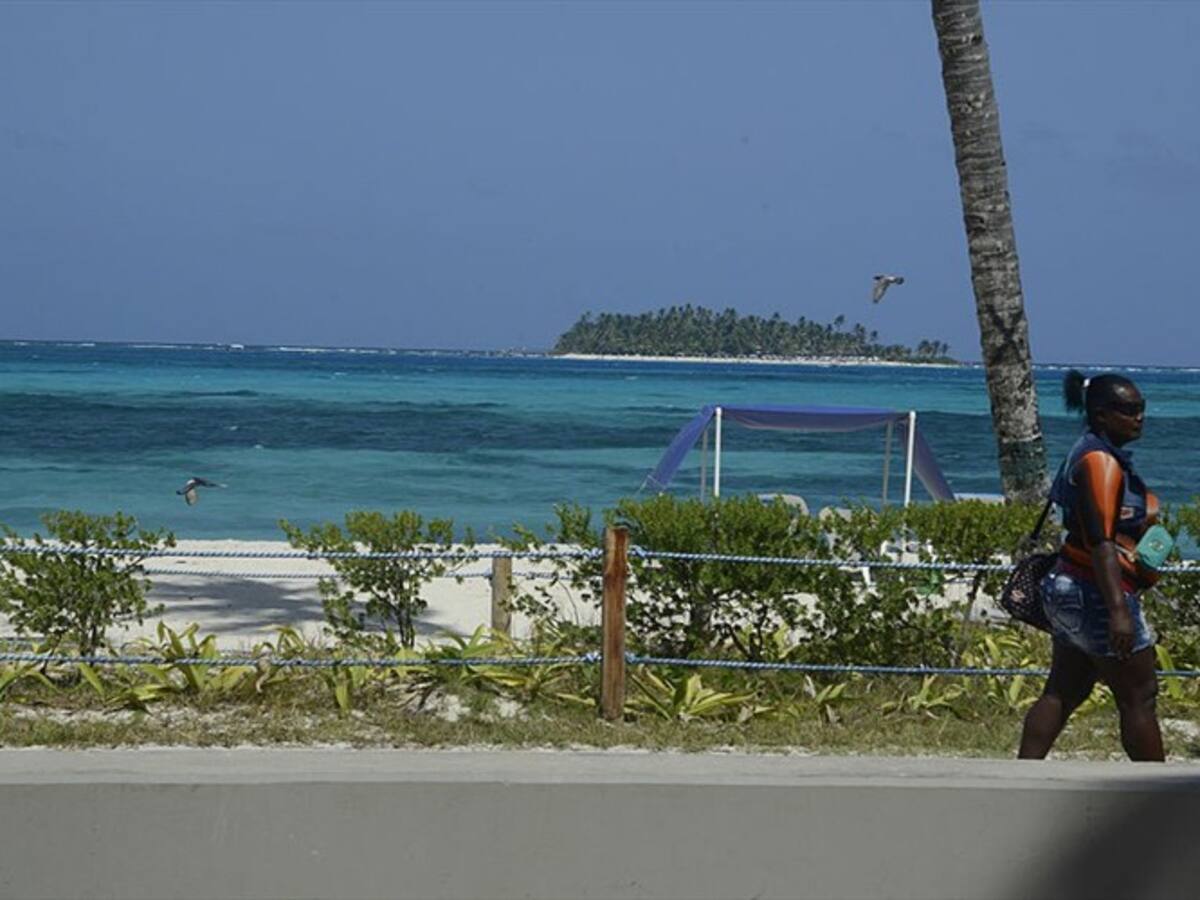 ¿Se justifica el viaje del fiscal y el contralor a San Andrés?