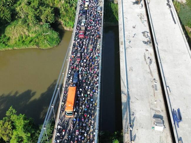La situación revivió la indignación de los ciudadanos que reclaman la entrega del nuevo puente de Juanchito a cargo de la Gobernación del Valle. Foto: Cortesía.