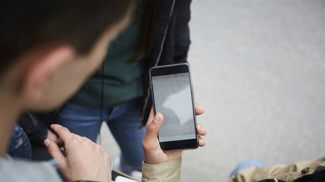 La plataforma tiene como objetivo ayudar a los menores que han sido engañados para subir las imágenes en internet.. Foto: Getty Images