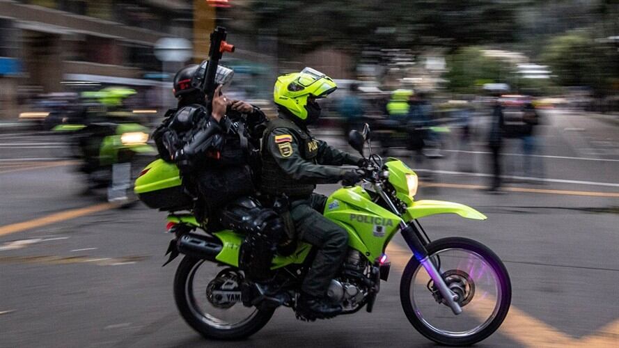 La W pudo confirmar los nombres de los dos policías capturados vinculados con el crimen de Santiago Murillo. Foto: Getty Images / JUAN BARRETO