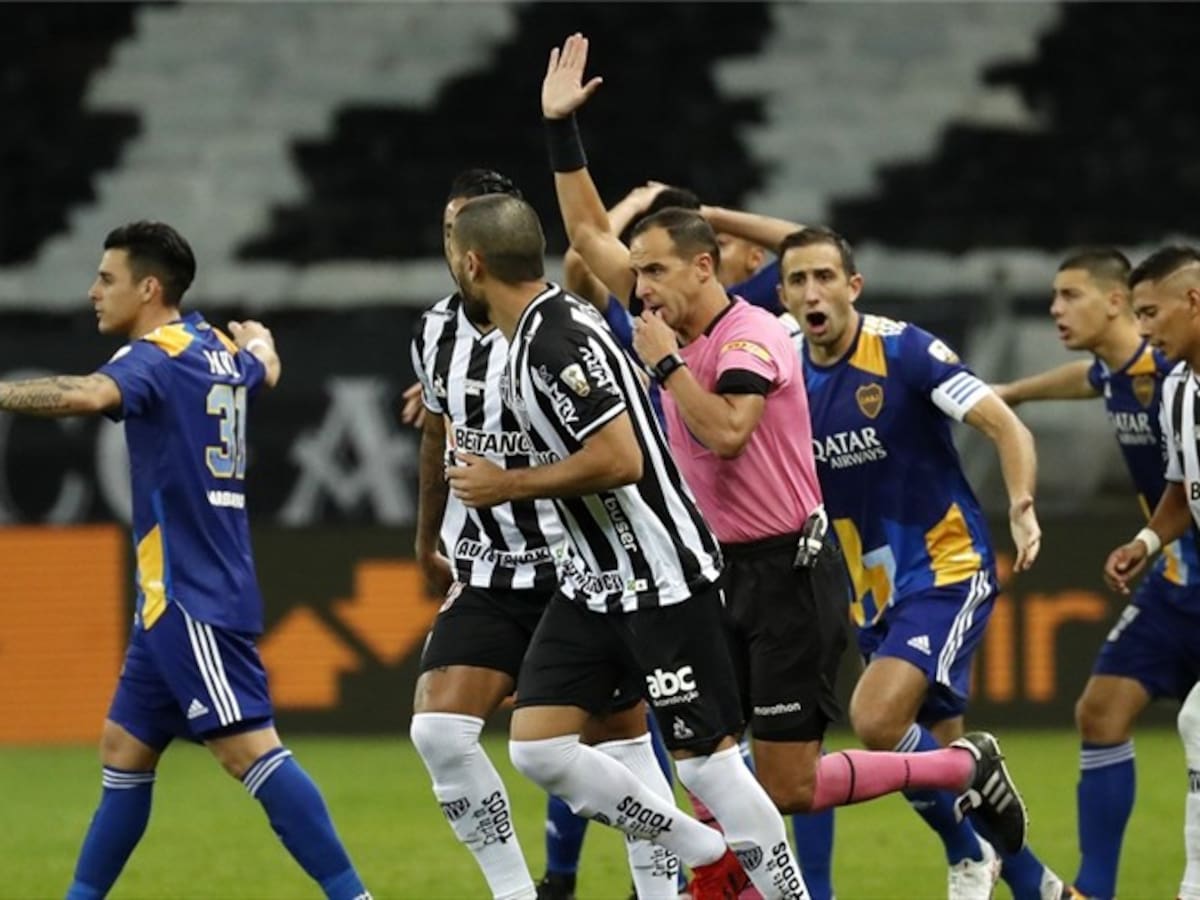 Revelan polémico audio del VAR en partido entre Boca Juniors y Atlético Mineiro