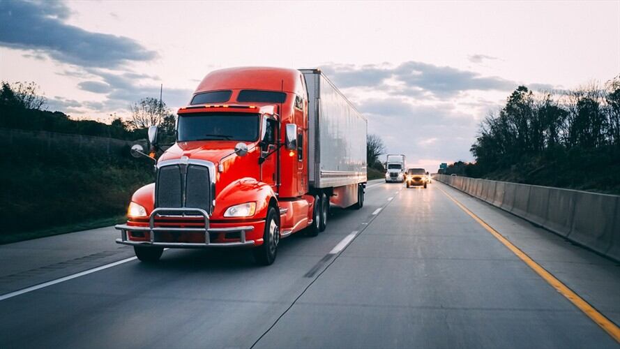 , el Ministerio de Transporte resaltó que, durante el 2019, las transacciones entre las empresas de transporte de carga y los propietarios de vehículos fueron de $10.2 billones. Foto: Getty Images