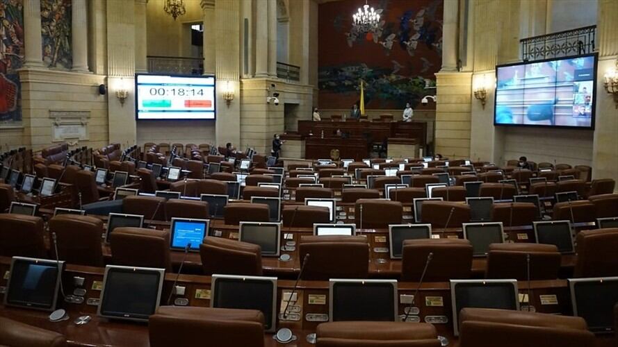 El Congreso de la República sesionó virtualmente y logró 22 proyectos de ley aprobados, dos actos legislativos y varios debates de control político después de casi un mes de bloqueo. Foto: Colprensa