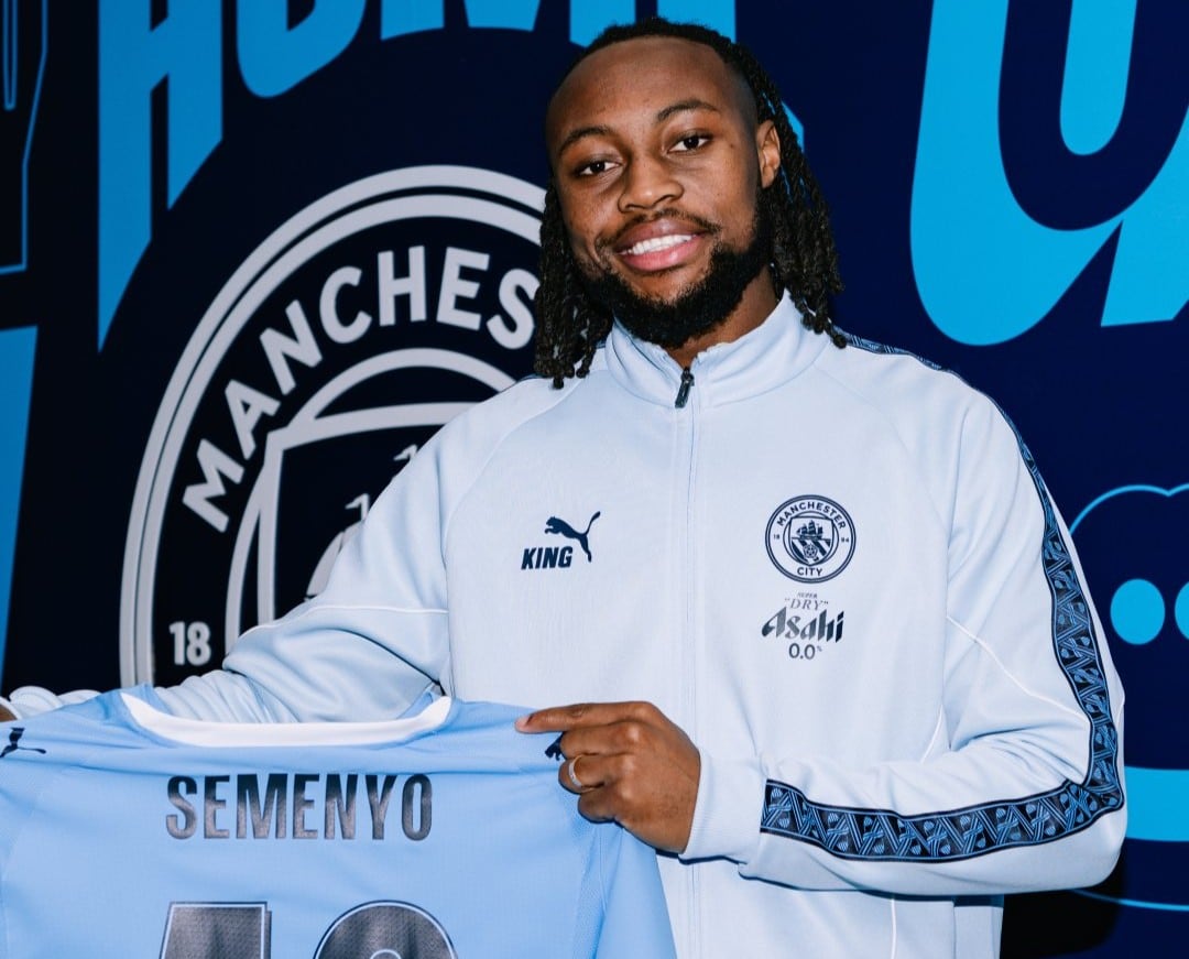 Antoine Semenyo en su presentación con el Manchester City. FOTO: Manchester City/X