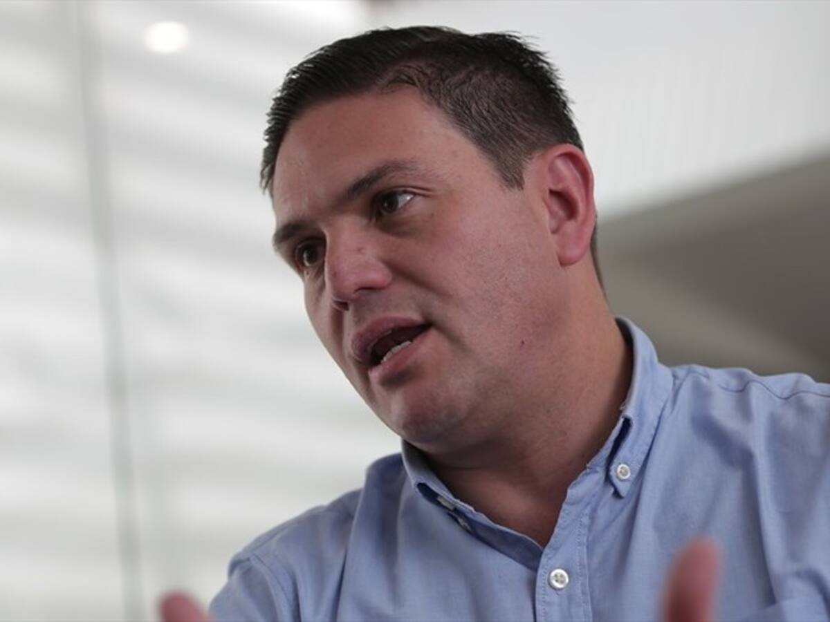 Juan Carlos Pinzón se acerca a la Embajada en Washington