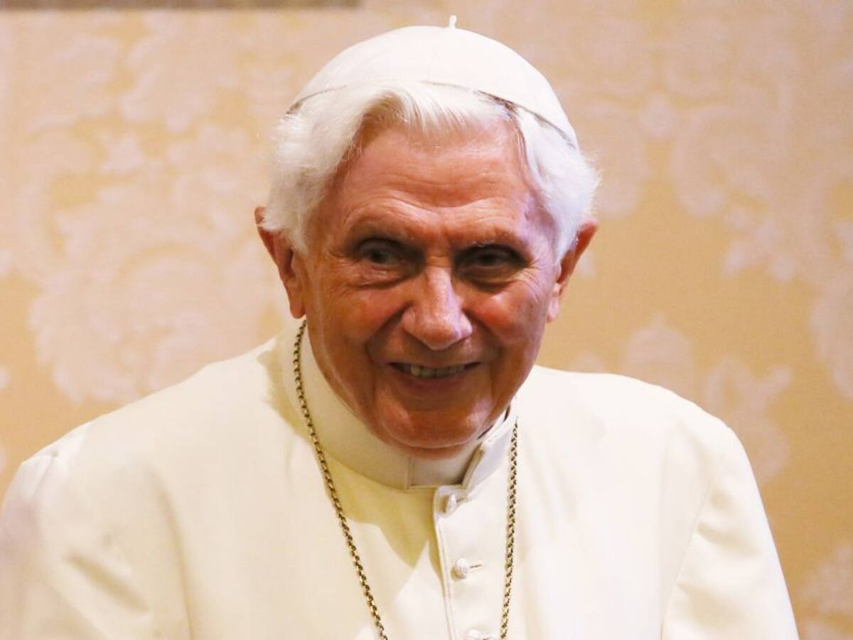 Benedicto XVI está “lúcido”, aunque grave, dice el Vaticano