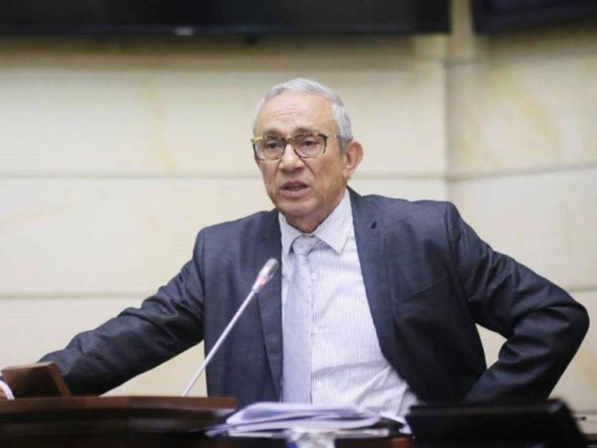 Darío Acevedo responde ante posibles ilegalidades en colección del Centro de Memoria