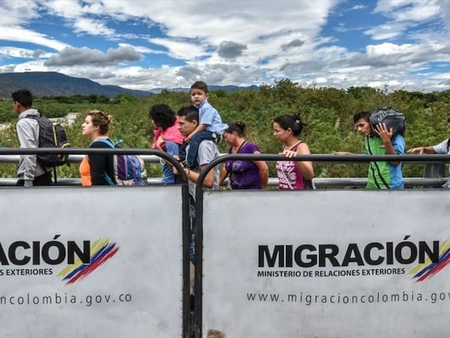 Por demoras en la entrega de los permisos de protección ahora, migrantes venezolanos podrán solicitar la constancia de cédula de extranjería. Foto: Getty Images