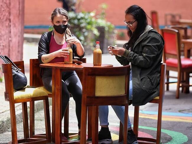 No se realizarán cobros por el uso del espacio público a los establecimientos que operan bajo el modelo ‘Bogotá a cielo abierto’.. Foto: Colprensa