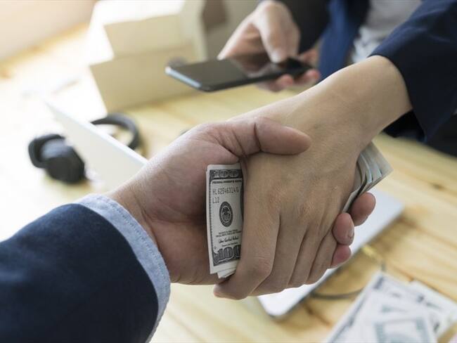 La razón de la sanción son hechos irregulares dentro del proceso de cobro coactivo de un contribuyente.. Foto: Getty Images