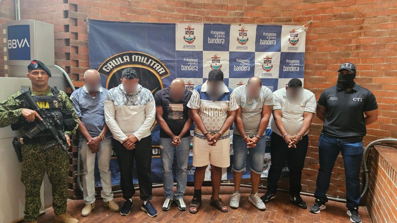 Capturados seis presuntos miembros de una estructura que enviaba cocaína en semisumergibles; tienen orden de extradición. Foto: Armada.