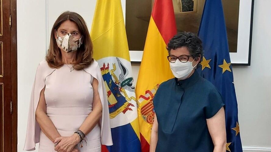 La vicepresidenta y canciller se reunión con la canciller española Arancha González para hablar temas de generación de empleo y cooperación en materia cultural.. Foto: Cortesía: Cancillería