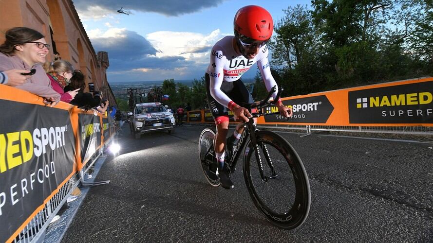 El ciclista Fernando Gaviria (UAE - Team Emirates) terminó cuarto en la segunda etapa del Giro de Italia. Foto: Getty Images