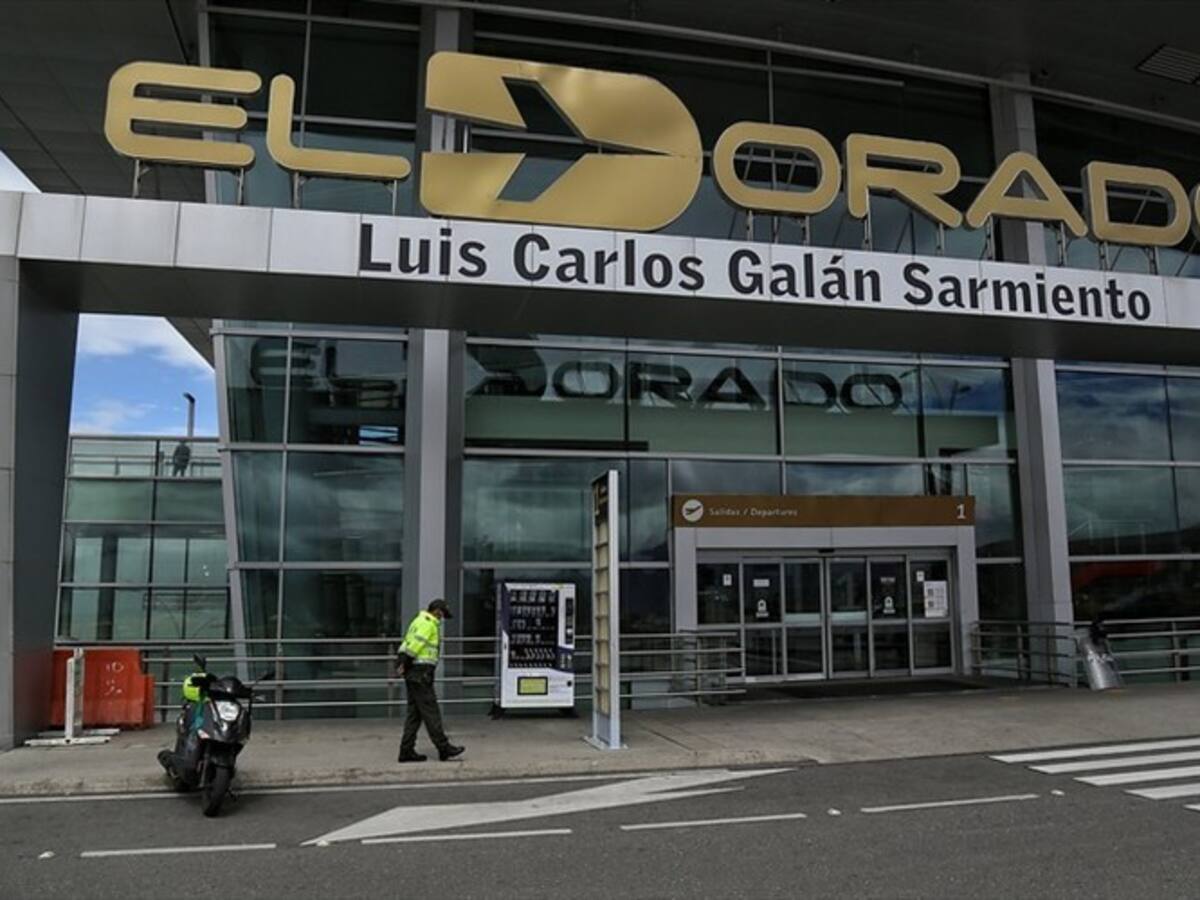 Una persona perdió la vida al caer desde el segundo piso del aeropuerto El Dorado