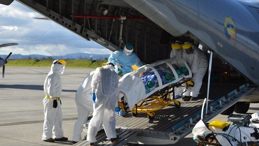 Traslado de pacientes e insumos médicos por la Fuerza Aérea. Foto: Colprensa
