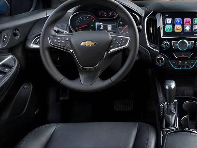 Legal:“Foto referencial, las versiones y accesorios pueden no coincidir con las disponibles en Colombia”.