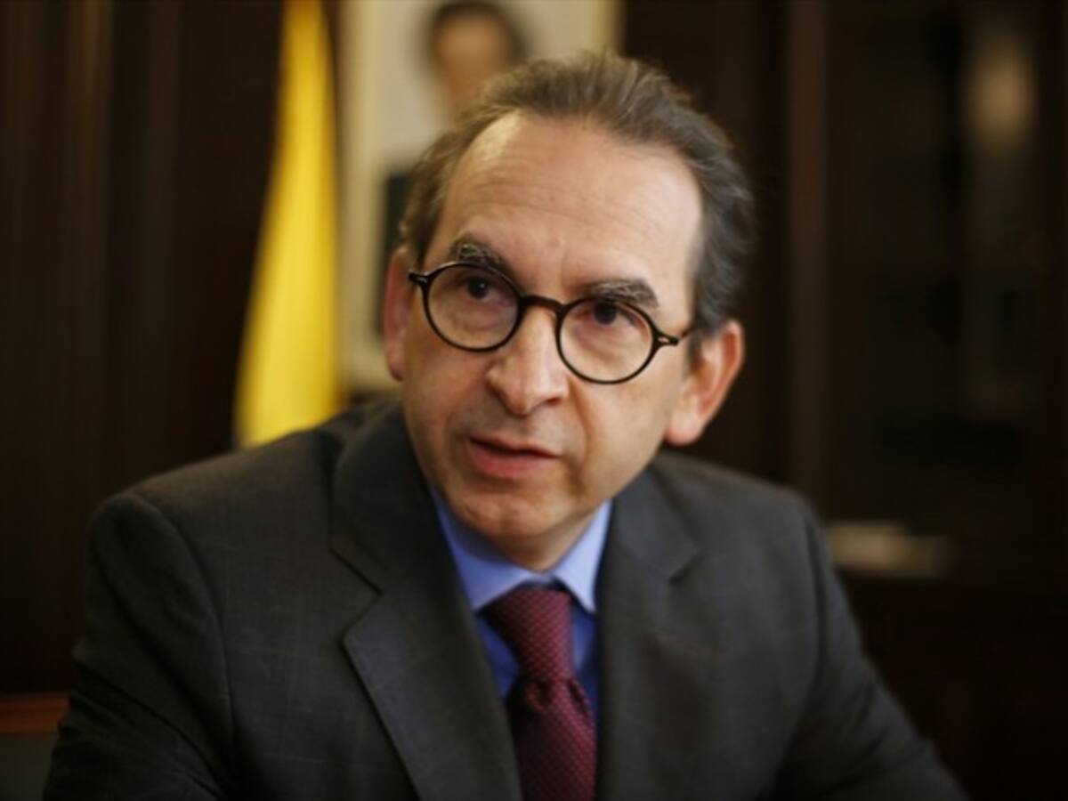 Junta directiva de la SAC brinda espaldarazo al ministro de Agricultura, Andrés Valencia