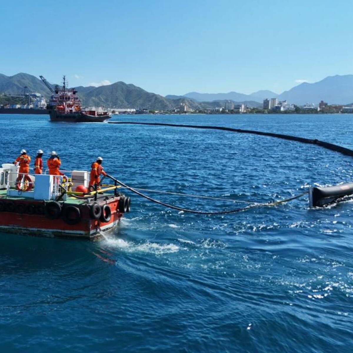 Simulacro de emergencia en la Bahía de Santa Marta fortalece la respuesta ante contingencia
