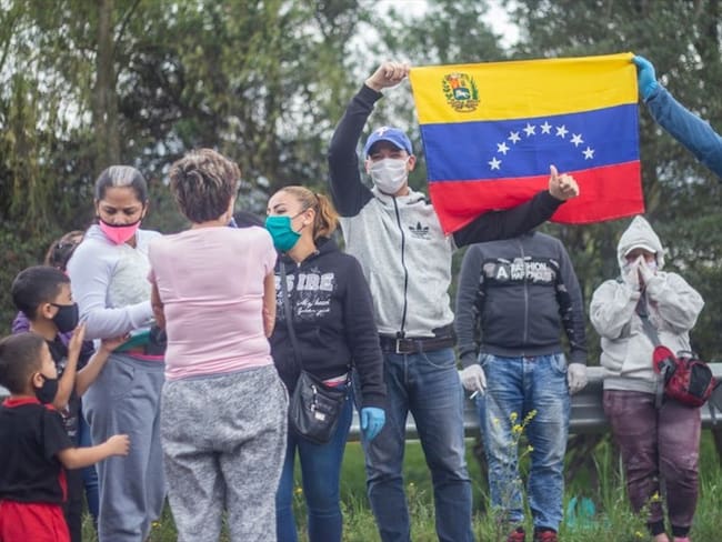 &quot;Ya era necesario&quot;: congresistas celebran estatuto para regularizar migrantes venezolanos