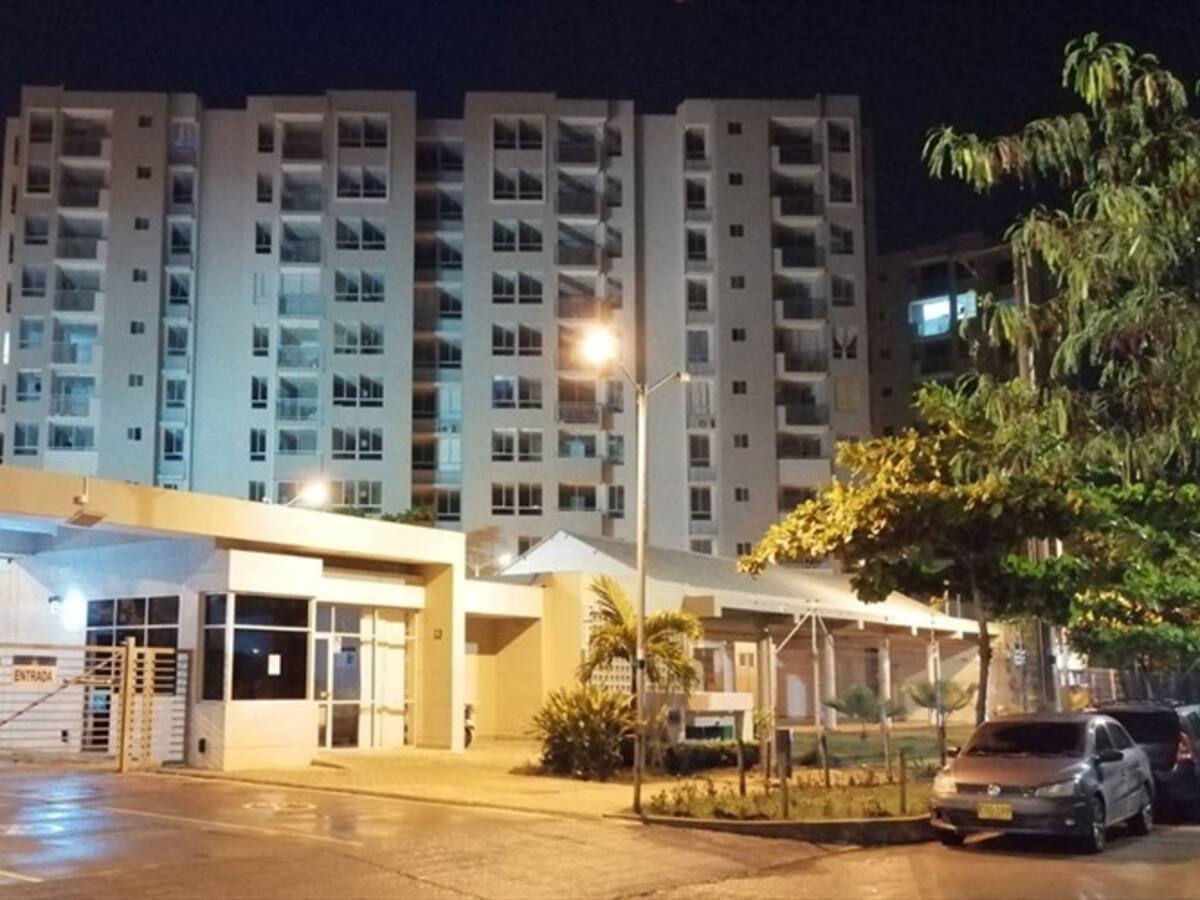 Muere un menor de edad tras caer del quinto piso en edificio del sur de Cartagena