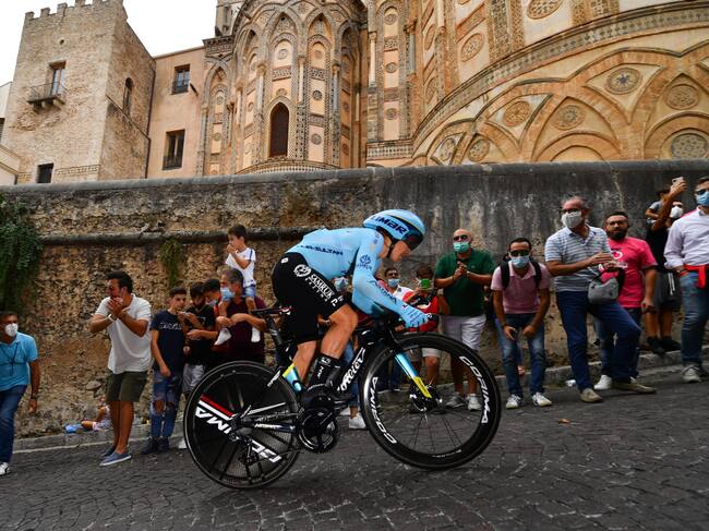 Miguel Ángel López Moreno con el equipo Astana en el Giro de Italia 2020. (Photo by Stuart Franklin/Getty Images,)