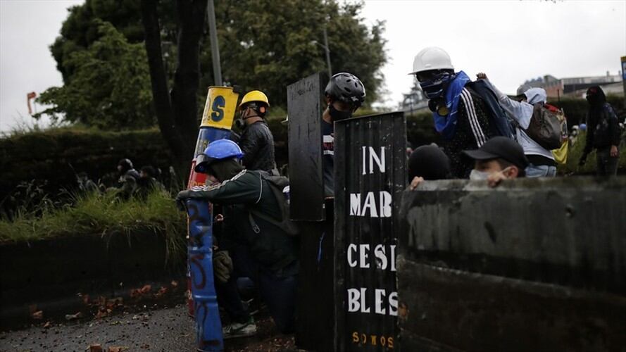 La primera línea del Portal de la Resistencia de Bogotá explicó en Sigue La W el pliego de peticiones al Gobierno Nacional. Foto: Colprensa-Sergio