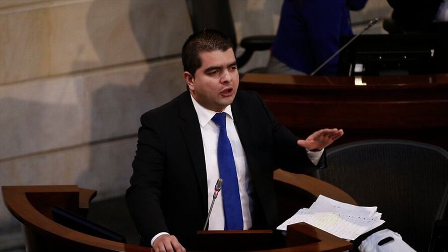 El demandante solicitó que se decretara la pérdida de investidura de Julián Bedoya por la causal consistente en no asistir a seis sesiones plenarias de la Cámara de Representantes. Foto: Colprensa / JUAN PÁEZ