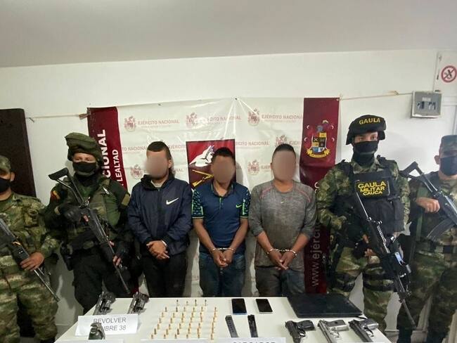 Fueron capturados tres integrantes de la estructura Jaime Martínez incluido alias ‘El Puma’. Crédito: Ejército.