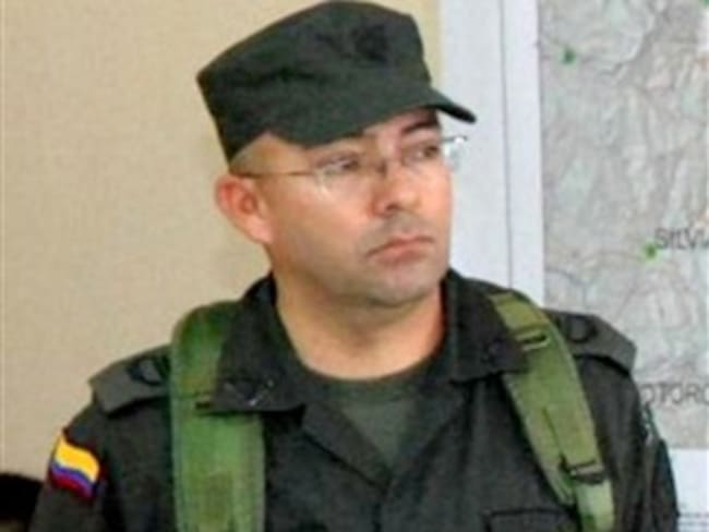 Se entrega al CTI un coronel activo de la Policía Nacional