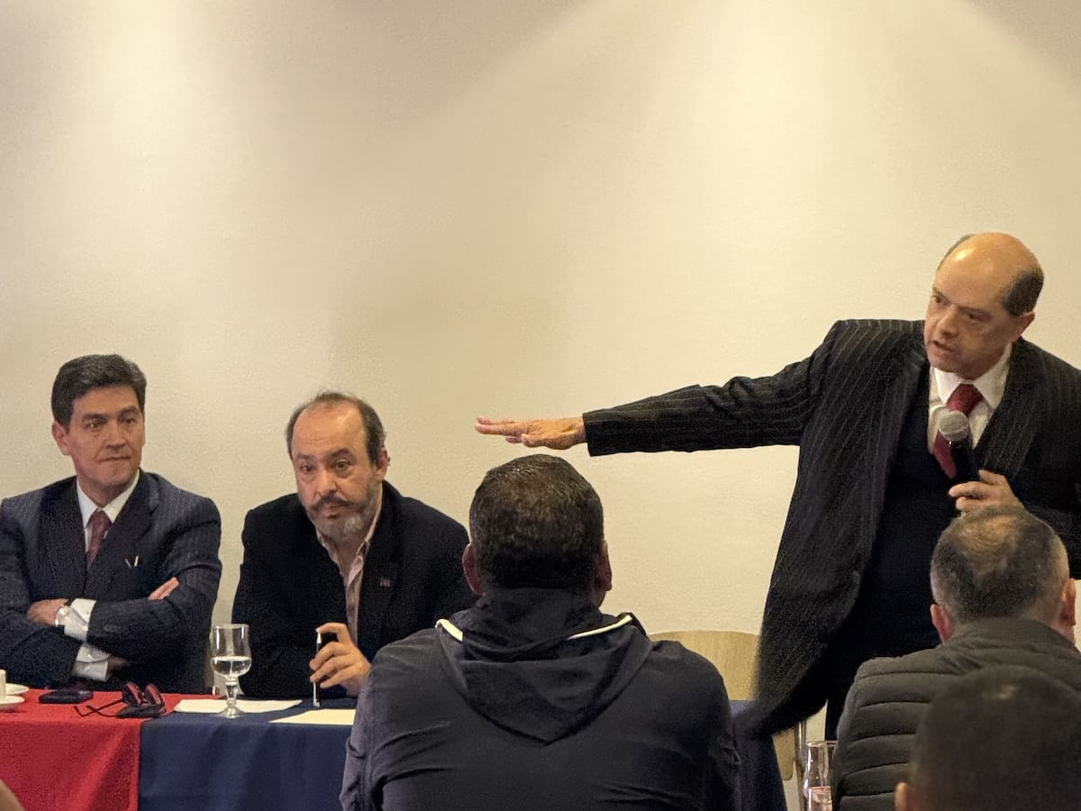 Cambio Radical pide a organismos de control vigilar contratos firmados en la transición de gobierno