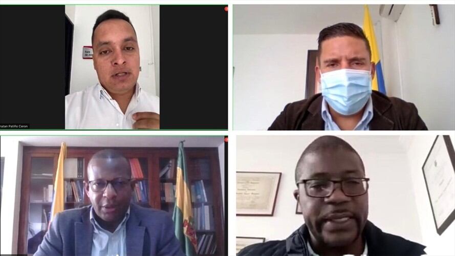 El alcalde de Argelia, el director de la Unidad para las Víctimas, el gobernador del Cauca y el secretario de Gobierno Departamental participaron en el encuentro . Foto: Unidad de Víctimas