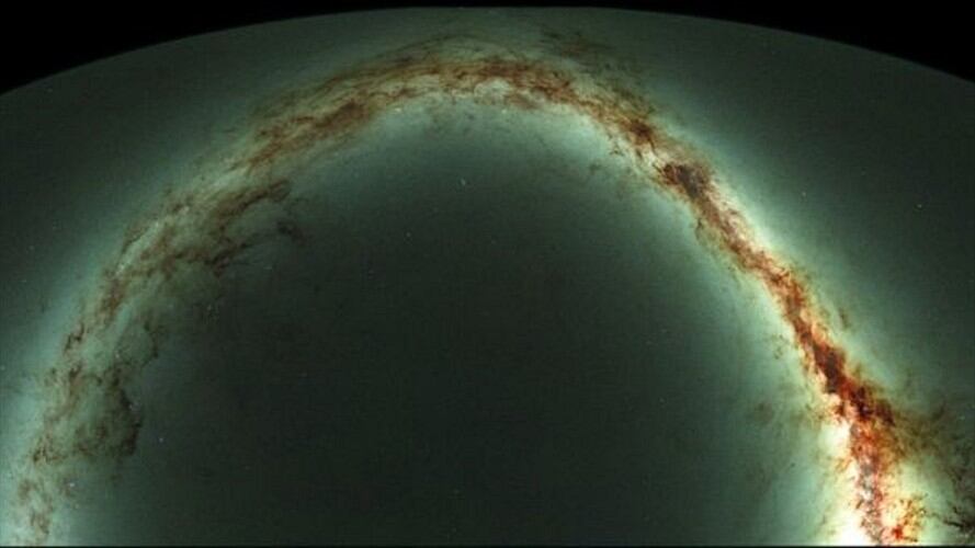 La imagen del cielo estático fue capturada por el Pan-STARRS a lo largo de cuatro años.. Foto: BBC Mundo