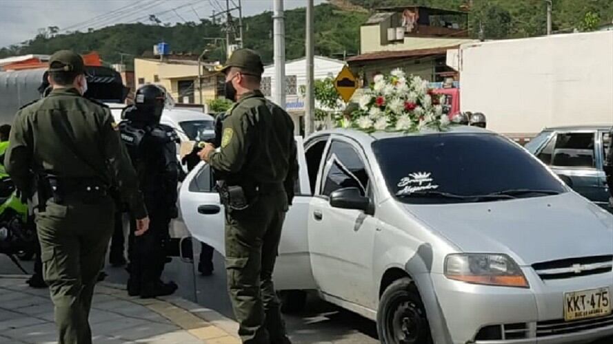 Caravana en sepelio. Foto: Policía de Bucaramanga.