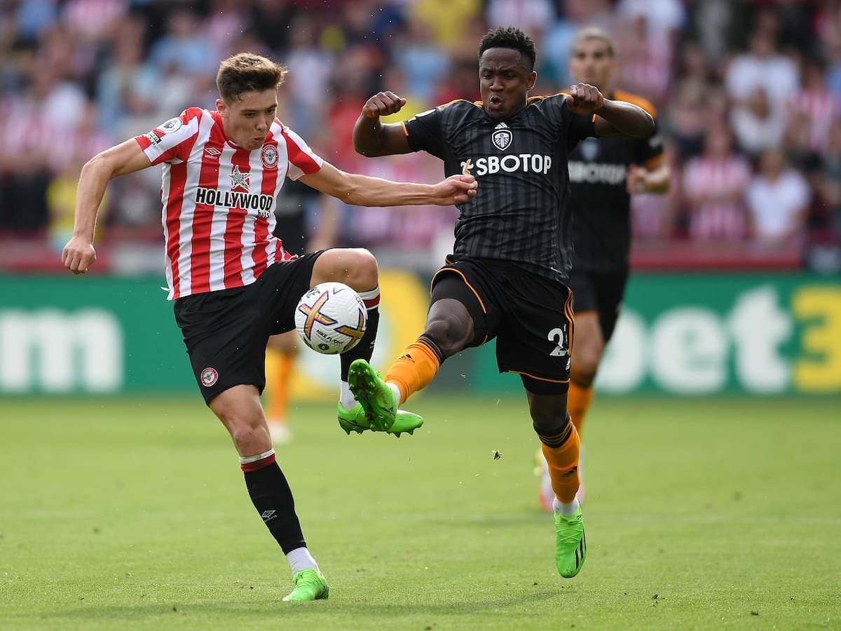 Video: Luis Sinisterra marcó golazo con ‘globito’ incluido en la Premier League