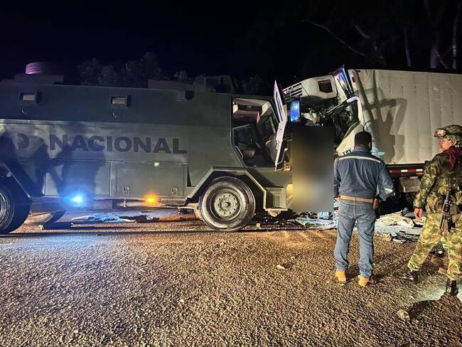 Un muerto y al menos 5 heridos tras accidente de vehículo militar contra furgón en Arauca