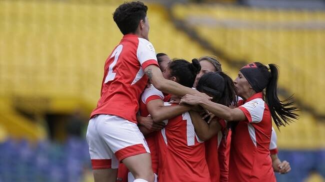 En El estadio Nemesio Camacho El Campín, Independiente Santa Fe clasificó como líder del grupo B con 13 puntos. Foto: Colprensa