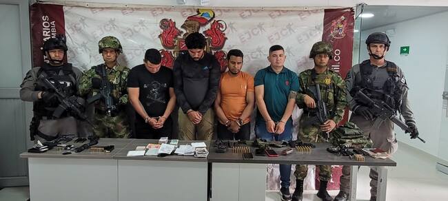 Captura de integrantes de disidentes de las Farc. Foto: Cortesía Ejército Nacional.