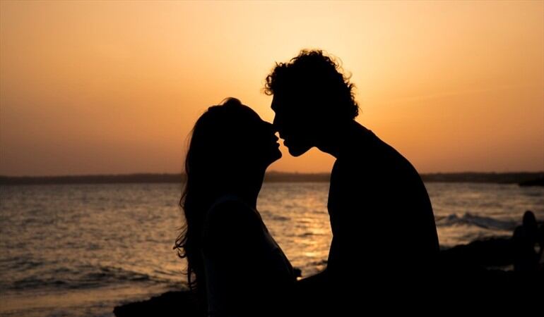 Foto de referencia de dos personas enamoradas. Foto: Getty Images