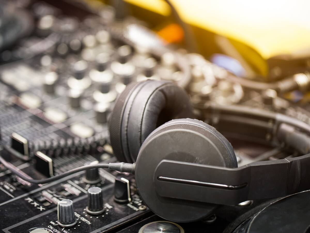 La profesión de nosotros es muy divertida: Frank Santofimio, productor de música urbana latina