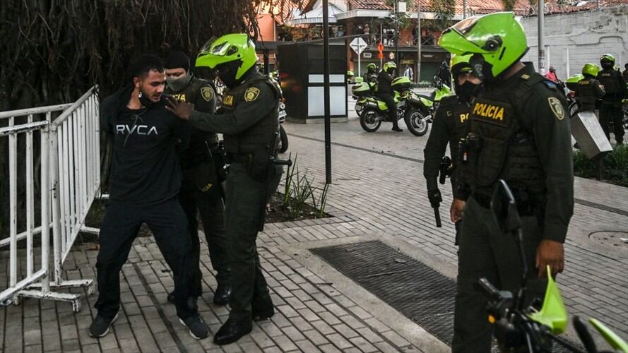 Las personas no están en la obligación de mostrar su celular durante una requisa. Foto: Getty Images