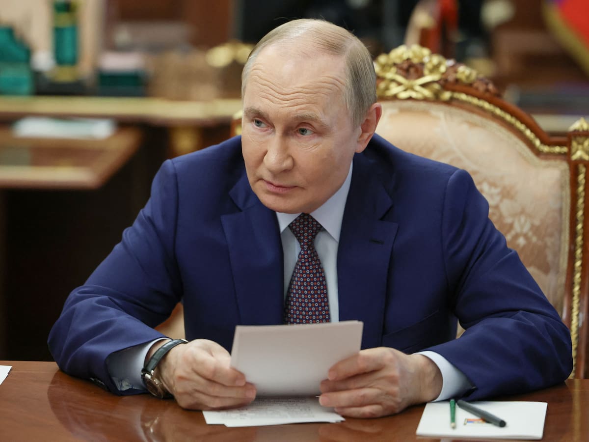 Putin aterrizó en base militar de Alaska para su cumbre con Trump